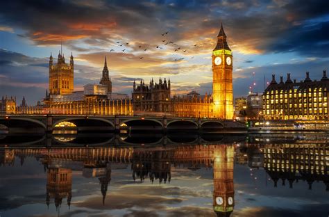 Visit London .